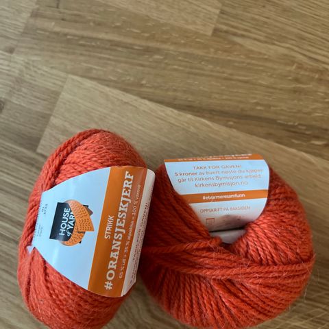 Oransjeskjerf fra House of yarn