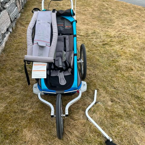 Thule chariot cx 1 med sykkelutstyr og babyslynge