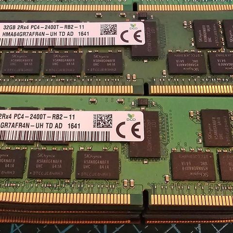 SK Hynix 32GB 2Rx4 PC4-19200T-R (DDR4-2400) ECC CAS-17 server minne