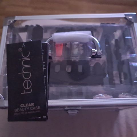 TECHNIC Clear Beauty Case