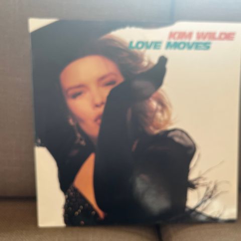 Kim Wilde – Love Moves