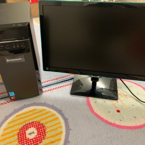 Lenovo Stasjonær PC med Samsung skjerm