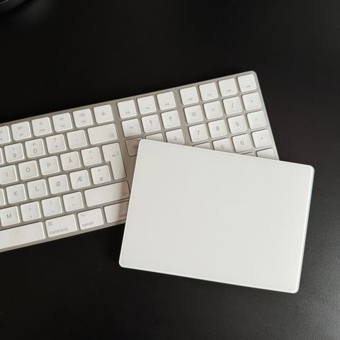 Apple Magic Keyboard + Trackpad