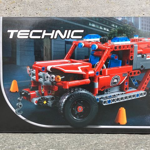 NY/UÅPNET LEGO Technic First Responder Beredskapskjøretøy 42075 Bil Byggesett