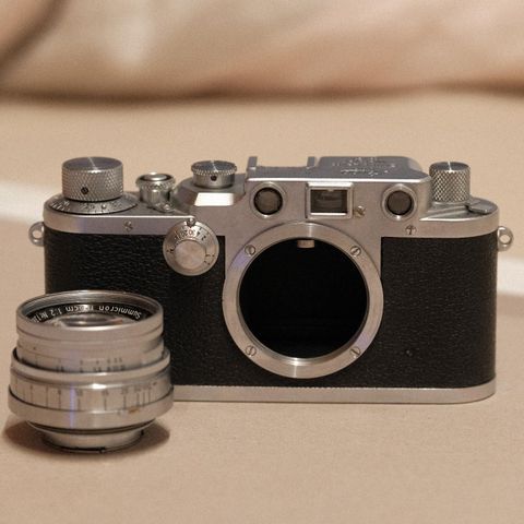 (Byttes i IIIG?) Leica IIIC, med 50mm f2 Summicron v1