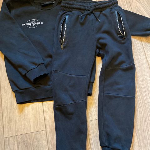 Joggedress, str 122/ 128