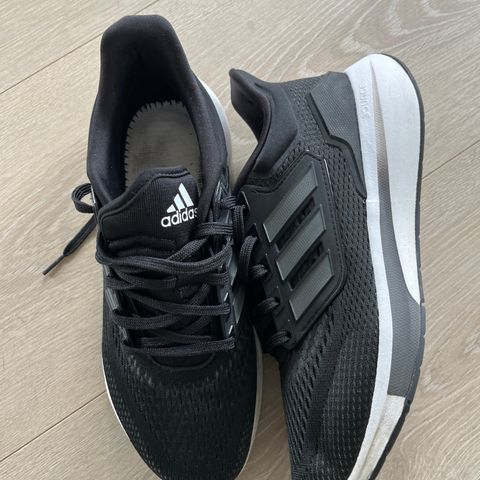 Adidas sko