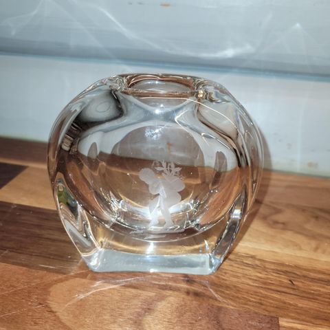 Johansfors Glassbruk vase          #323