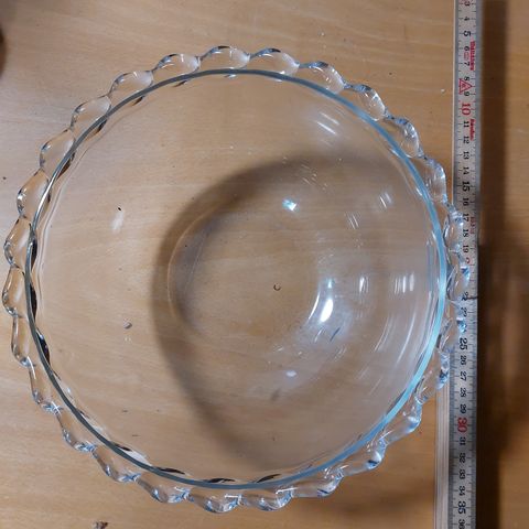 Tung solid glassbolle dia 24 og høyde 9