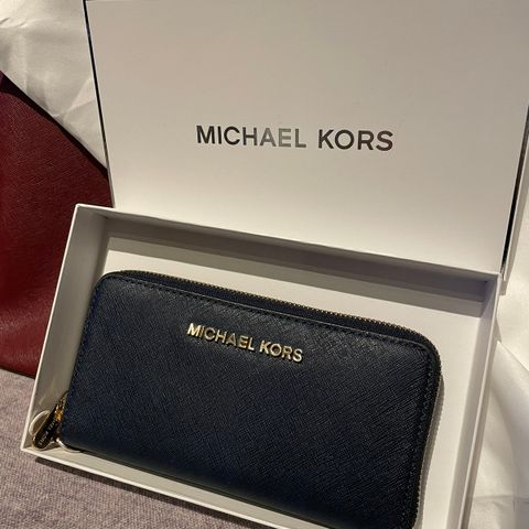 Pent brukt Michael Kors lommebok