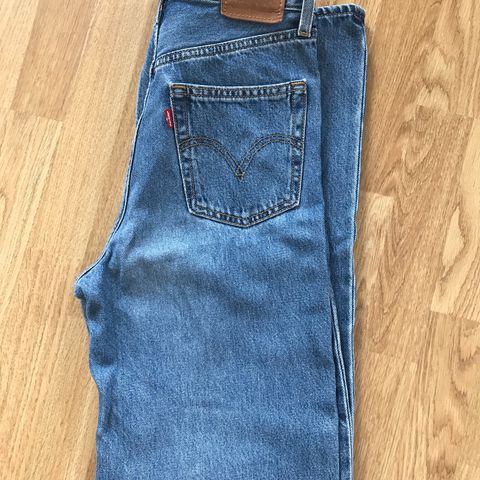 Levis high loose jeans 24