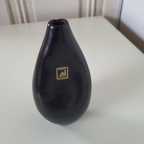 Graveren keramikk vase