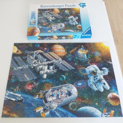 Ravensburger "I atmosfæren" puslespill 8+