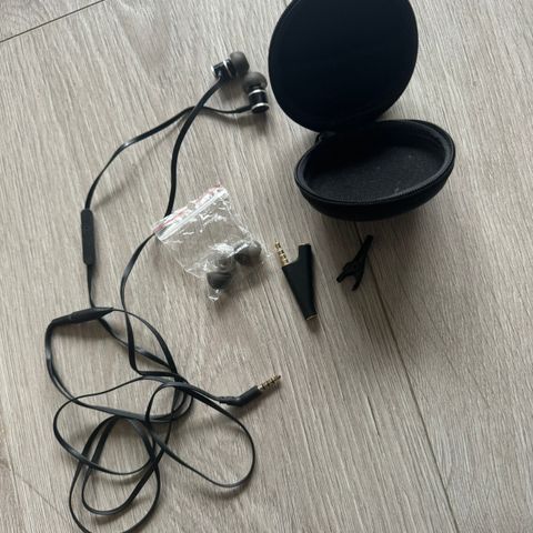 Beyerdynamic (BYRD) headset