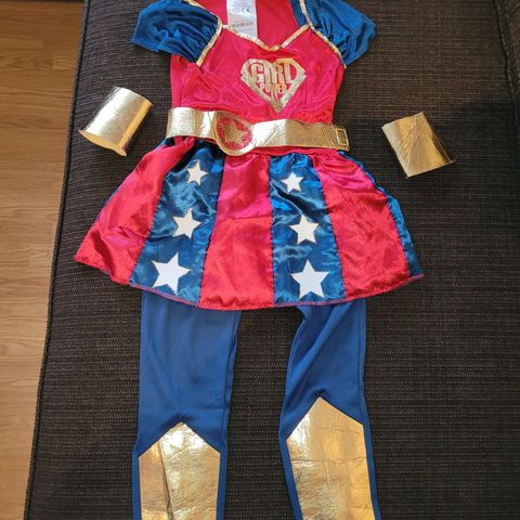 Supergirl kostyme