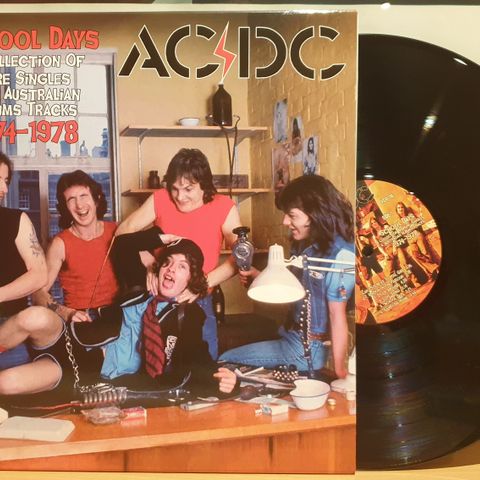 28280 AC/DC - School Days - A Collection Of Rare Singles And Album Tracks