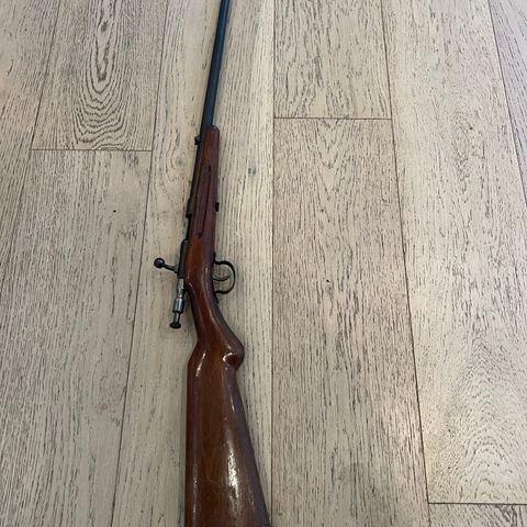 J G A Salongrifle cal .22 LR