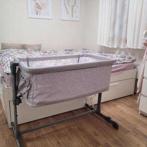 Kinderkraft Bedside Crib, Neste UP, Grå Lys Melert