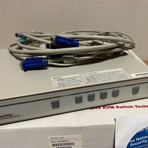 Raritan CS4 retro KVM med vga og mus/tastatur