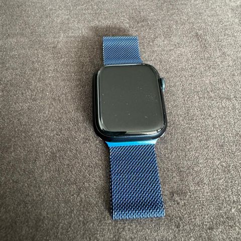 Apple Watch Series 7 GPS+eSIM 45 mm