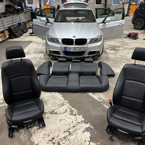 Svarte skinnstoler til BMW e90 foran og bak (isofix)