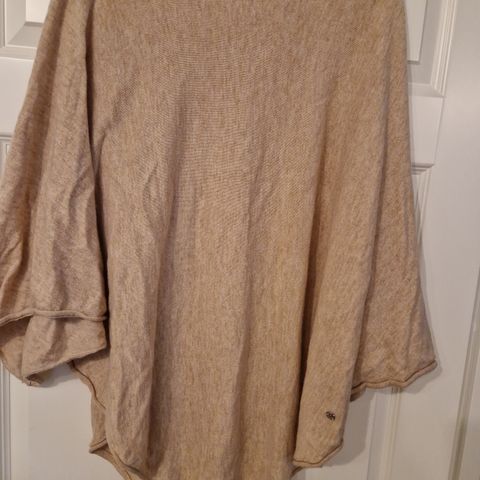 Edblad Poncho Dusty beige Unisize aldri brukt