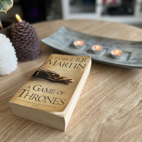 A Game of Thrones av George R. R. Martin