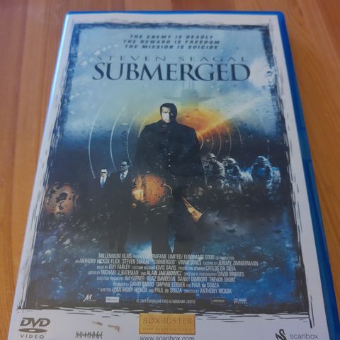 Submerged, merket som leie-film men ikke brukt som det, noen hearlines