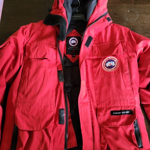 Canada Goose jakke selges.