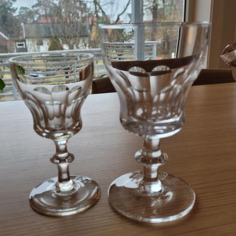 Brynhild Hadeland 18 glass