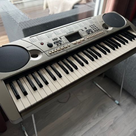 Yamaha EZ-30 Keyboard