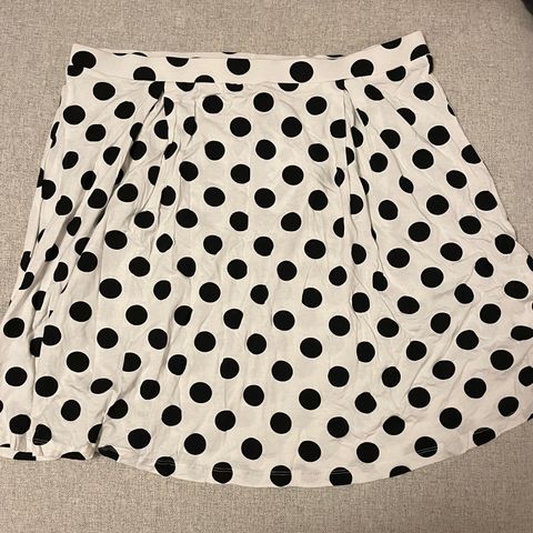(New) Even & Odd polka dot skirt XL