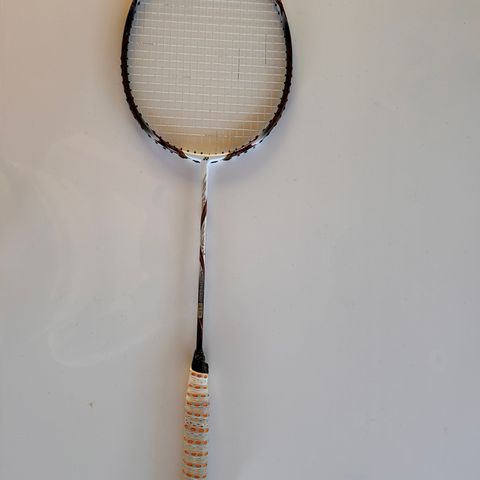 Yonex Voltric 80 badminton racket med ny string