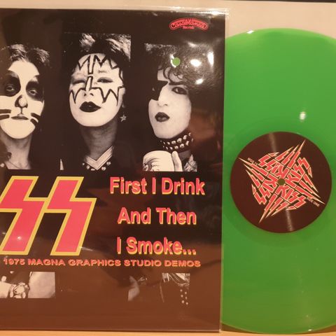 28375 Kiss - First I Drink And Then I Smoke (green vinyl)