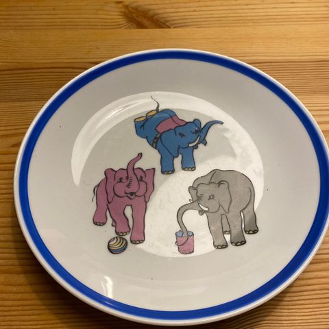 Barnetallerken, tysk porselen , Kahla , elefant