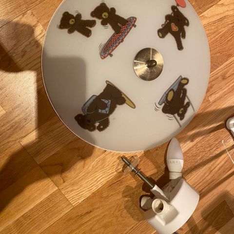 Lampe med bjørner