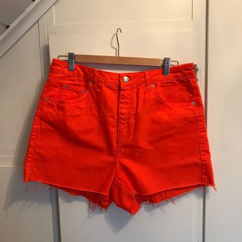 Ubrukt Mom shorts fra TOPSHOP (Str 42)