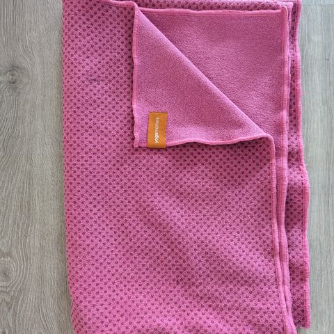 Håndduk til hotyoga (The grippy Yoga Mat Towel) Yogamatters