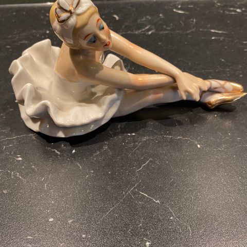 Ballerina i porselen, trolig tysk