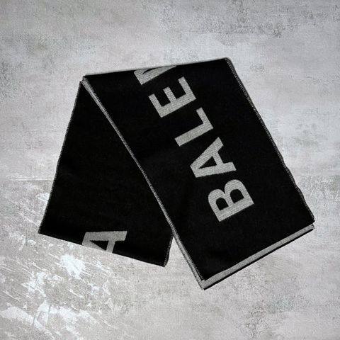 Balenciaga Logo Scarf / Skjerf