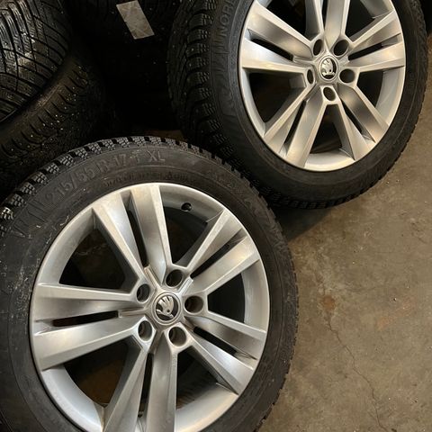 4 stk. Vinterhjul m/piggdekk 215/55R17T XL, 215/65R17 Skoda