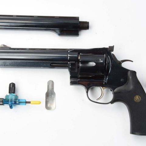 Dan Wesson revolver kal .44 Magnum med ekstra pipe