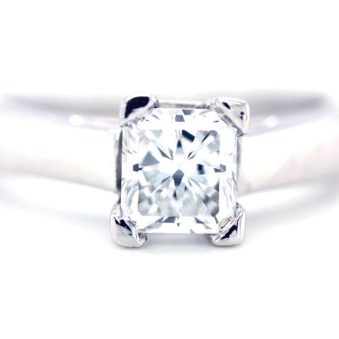 GG (Verdi 120,000-) 1.05ct Topp Kvalitets diamantring (GIA/RIVER)