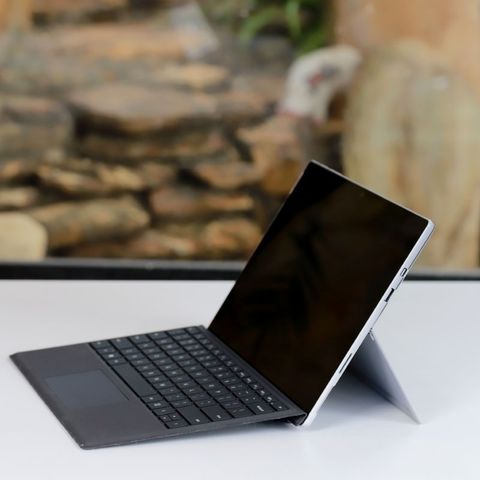 Microsoft Surface Pro 5 m/tastatur til en god pris