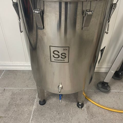 SS brewtech 26L