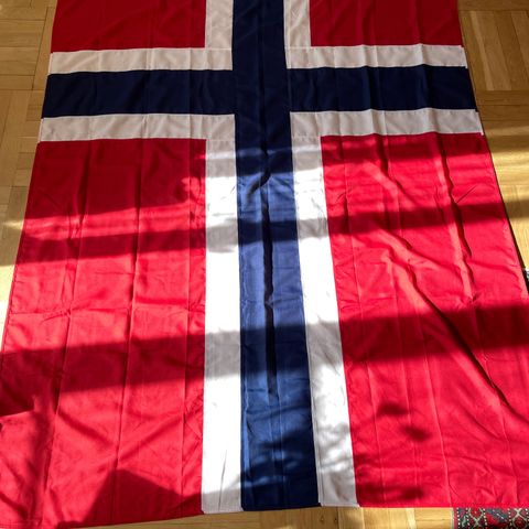 Norsk flagg 225 x 160 cm – kun heist tre ganger