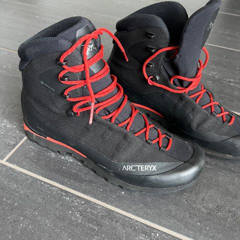 Arcteryx Acrux LT GTX str. 45 1/3 ) er nok mer str 44