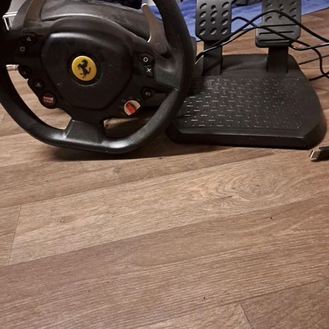 Thrustmaster T80 Ferrari GTB Edition