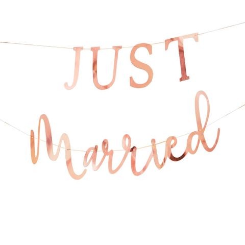 «Just married”-banner i rosegullfarget papp