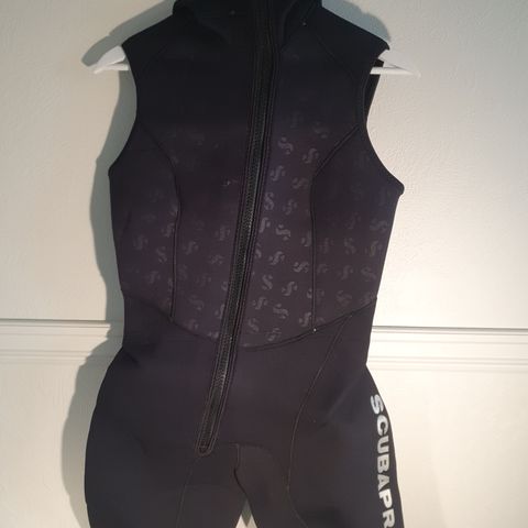 Scubapro vest med hette - medium  dame- knapt nok brukt